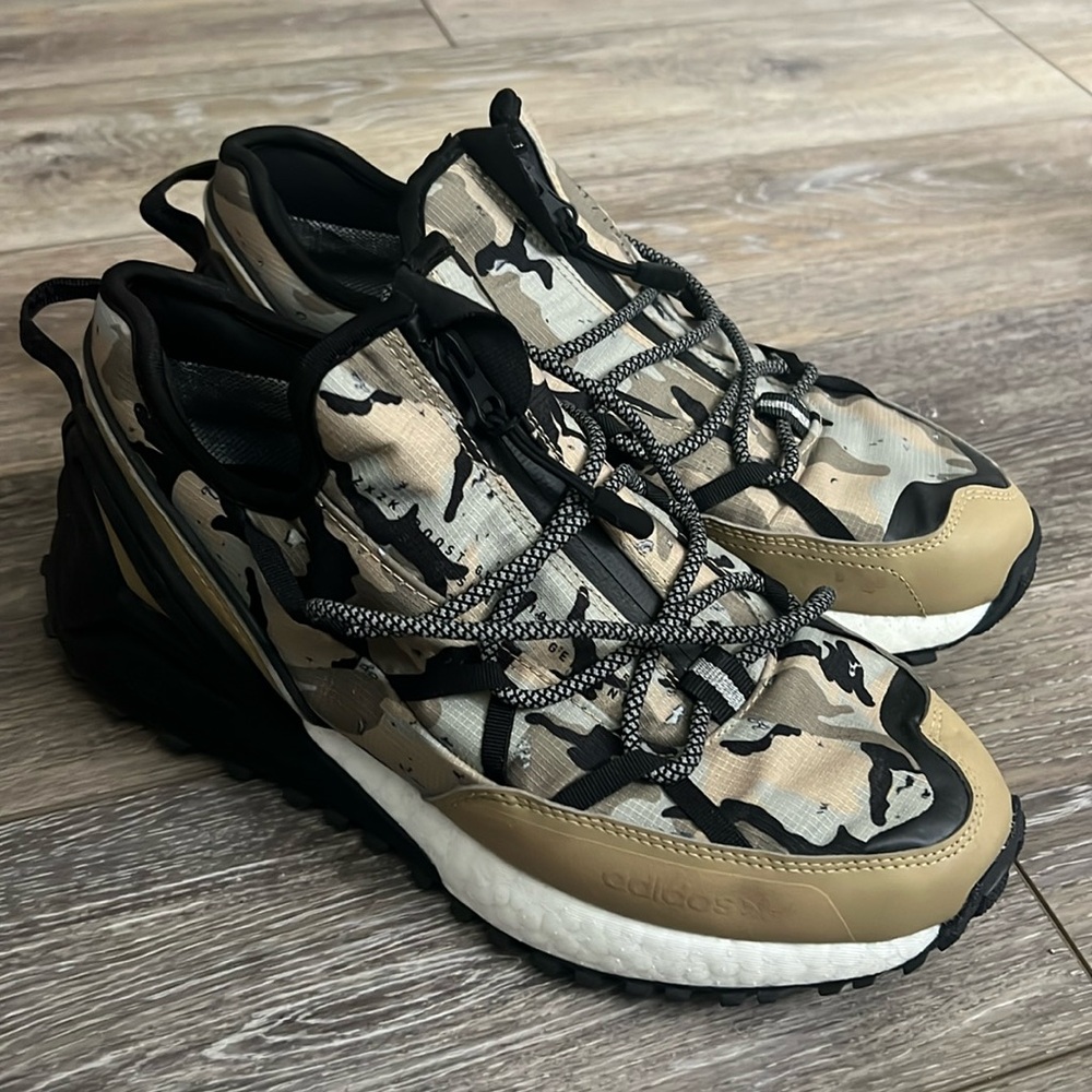 Adidas men’s size 8 GORE-TEX ZX